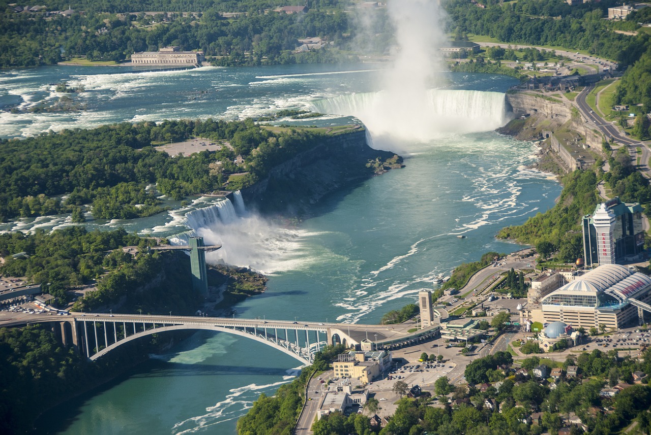 Avventura di 5 giorni a Niagara Falls e Detroit